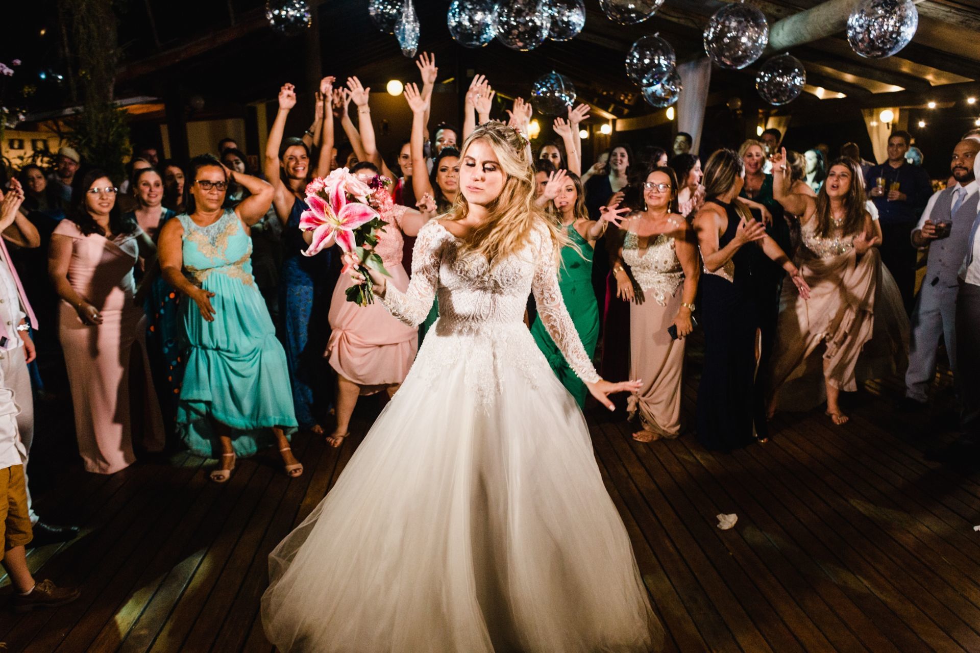 Foto Caroline & Thiago - CASAMENTO - Sitio Meio do Mato Foto Caroline & Thiago - CASAMENTO - Sitio Meio do Mato - Imagem 2