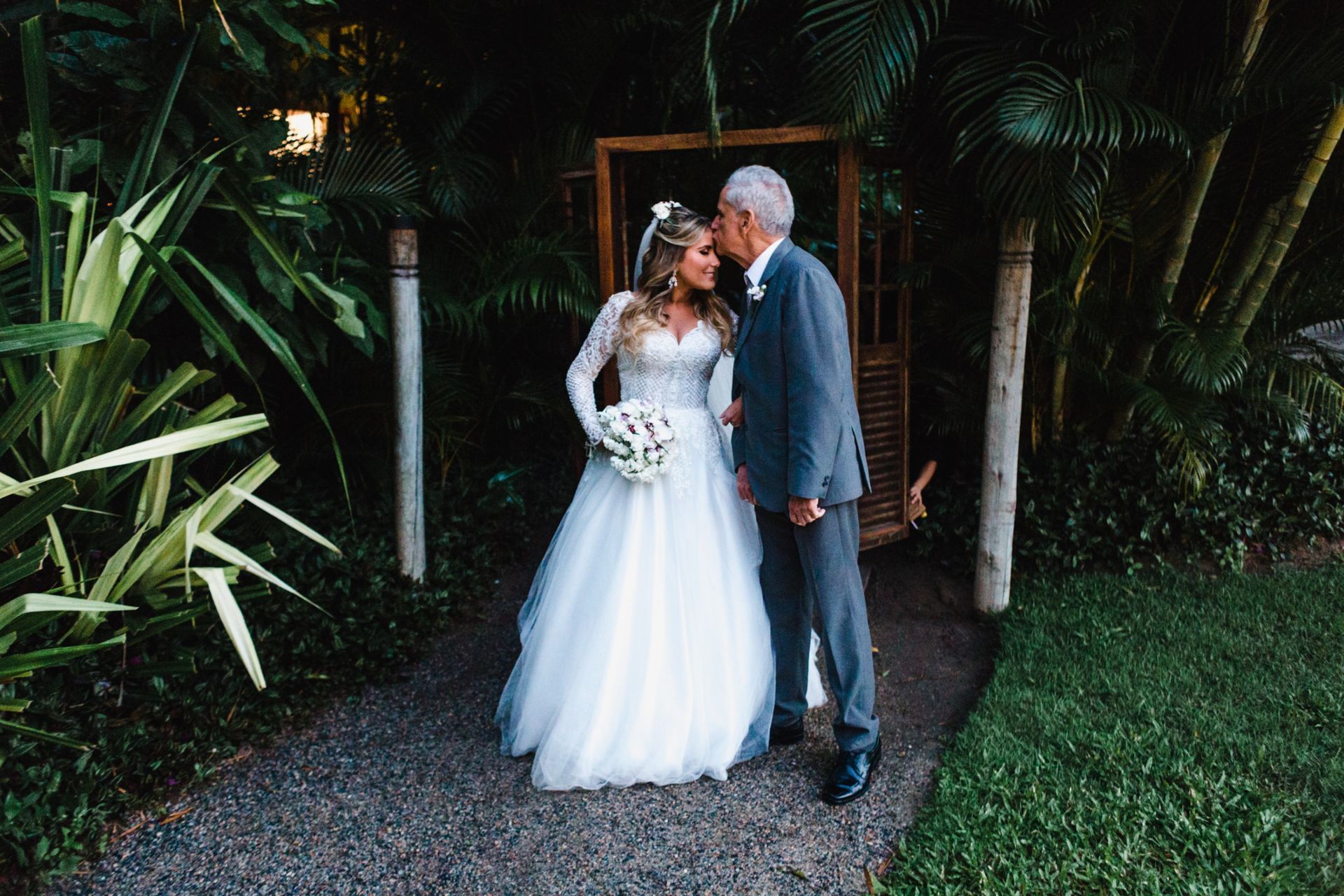 Foto Caroline & Thiago - CASAMENTO - Sitio Meio do Mato Foto Caroline & Thiago - CASAMENTO - Sitio Meio do Mato - Imagem 9
