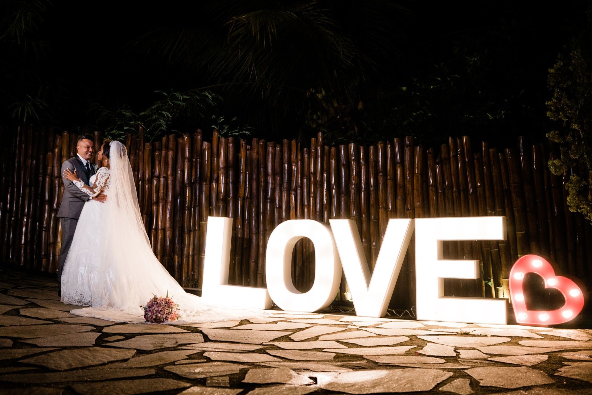 Foto MARIANA & ROBSON - CASAMENTO CLÁSSICO - COLISEUM EVENTOS - SULACAP Foto MARIANA & ROBSON - CASAMENTO CLÁSSICO - COLISEUM EVENTOS - SULACAP - Imagem 43