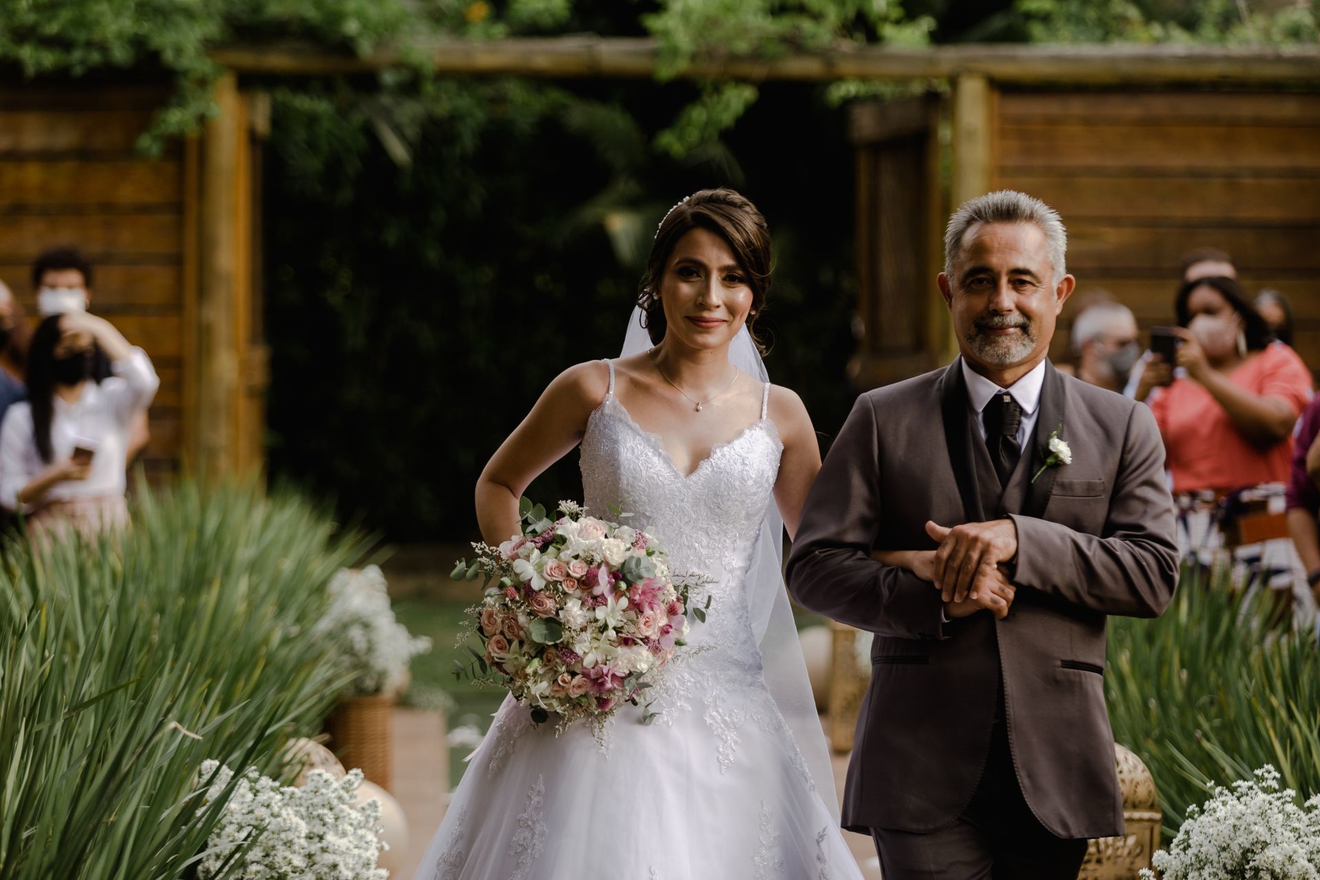 Foto SABRINA E JONATA - CASAMENTO NO SÍTIO DAS PALMEIRAS - CAMPO GRANDE - RJ Foto SABRINA E JONATA - CASAMENTO NO SÍTIO DAS PALMEIRAS - CAMPO GRANDE - RJ - Imagem 53