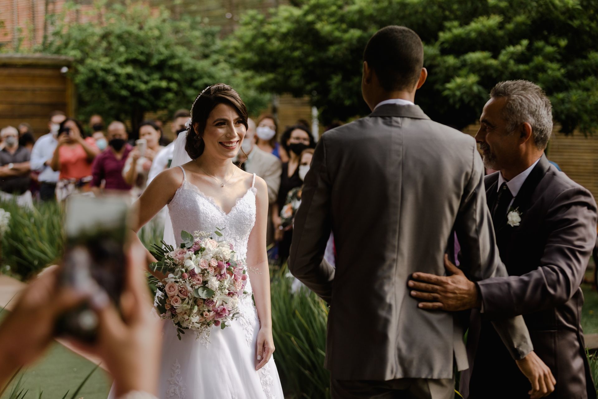 Foto SABRINA E JONATA - CASAMENTO NO SÍTIO DAS PALMEIRAS - CAMPO GRANDE - RJ Foto SABRINA E JONATA - CASAMENTO NO SÍTIO DAS PALMEIRAS - CAMPO GRANDE - RJ - Imagem 54