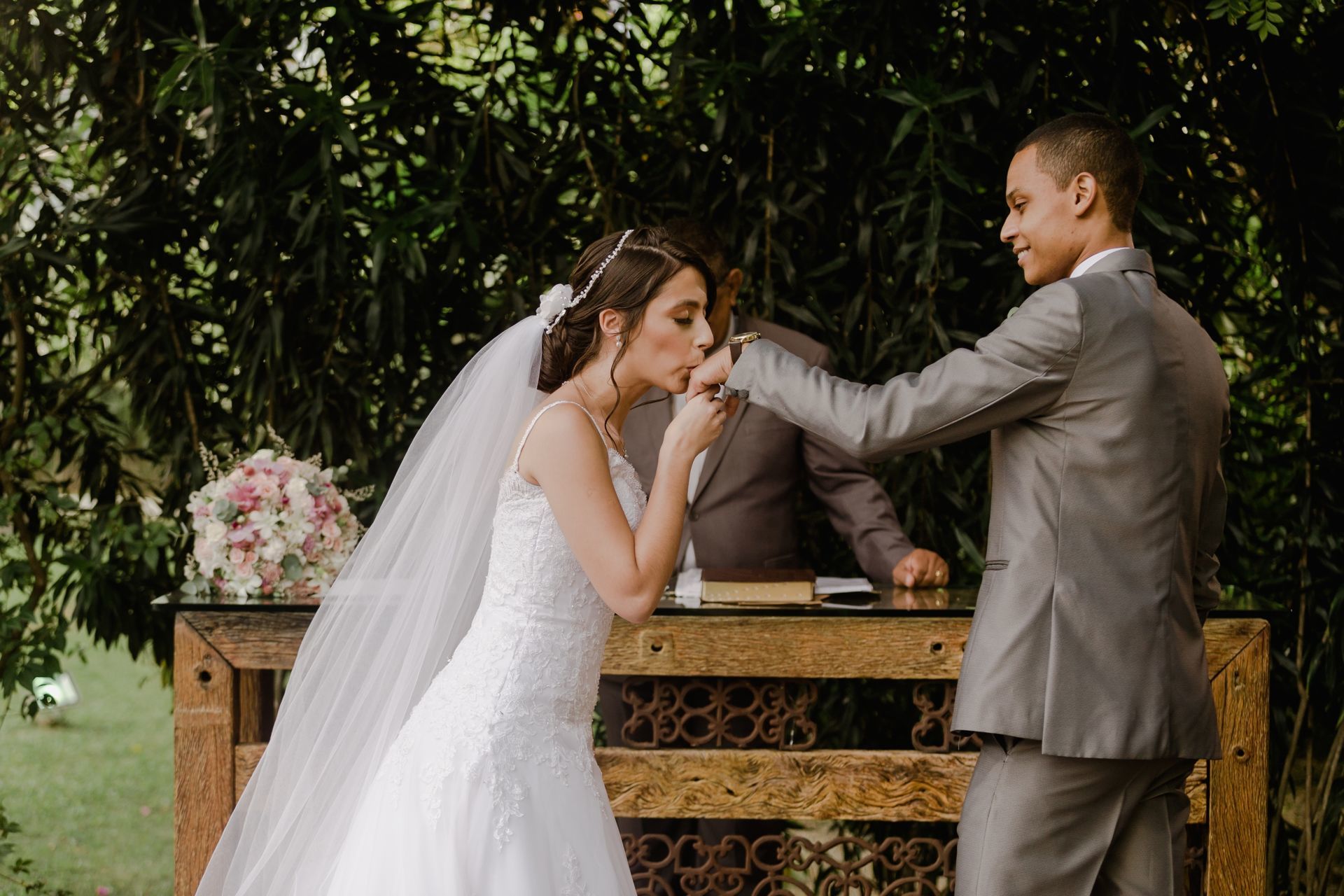 Foto SABRINA E JONATA - CASAMENTO NO SÍTIO DAS PALMEIRAS - CAMPO GRANDE - RJ Foto SABRINA E JONATA - CASAMENTO NO SÍTIO DAS PALMEIRAS - CAMPO GRANDE - RJ - Imagem 64